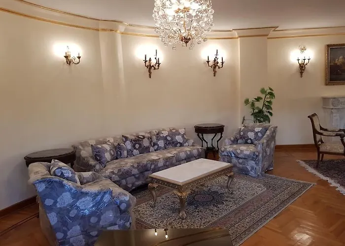 4Br Ground Floor Apartment Near 5A Families Only